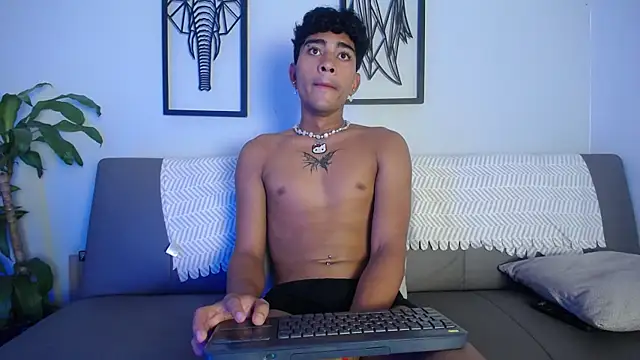 Mike_thomsonn Chat XXX in diretta