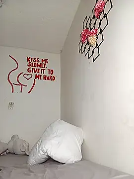 MilaFyre Adlı Modelin Canlı XXX Sohbeti