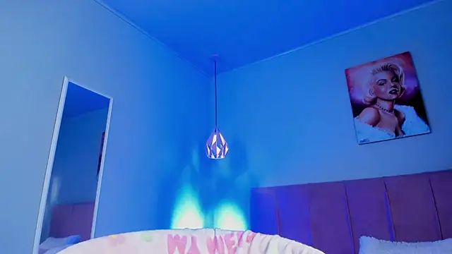 ela_petit – Naživo XXX chat