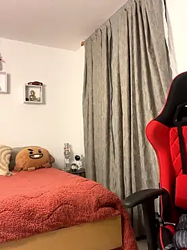 Ezzio_Scolaro 现场XXX聊天