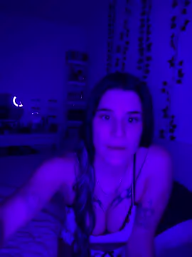 julieeeeee75 即時 XXX 聊天