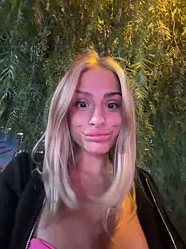 Show modela SophieVJ na web-kameri