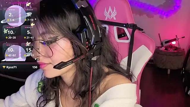 Chat XXX en directo de larah_uwu