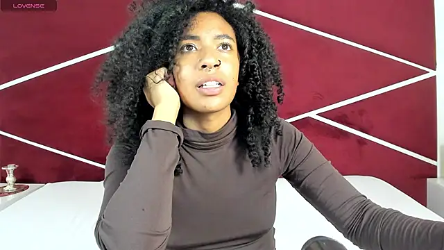 Show modela CarlaMarcuzzi na web-kameri