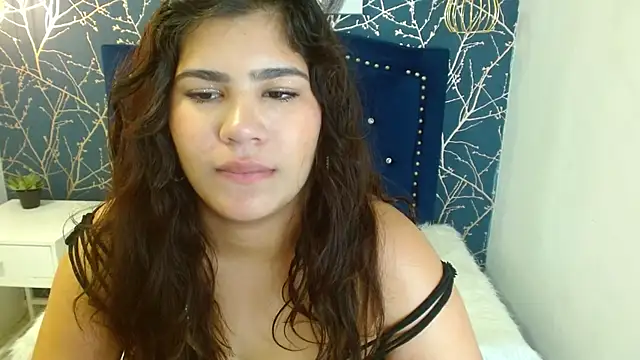 Chat XXX en directo de carolineeh_