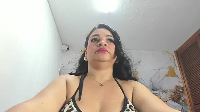 Cloe_35: απευθείας συνομιλία ΧΧΧ