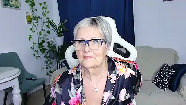 Selenna57 Adlı Modelin Canlı XXX Sohbeti