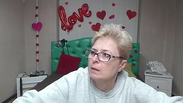 EmiliaGree's Live XXX Chat