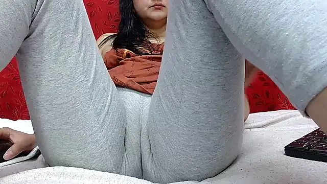 MELANIE_SEX69 Adlı Modelin Canlı XXX Sohbeti