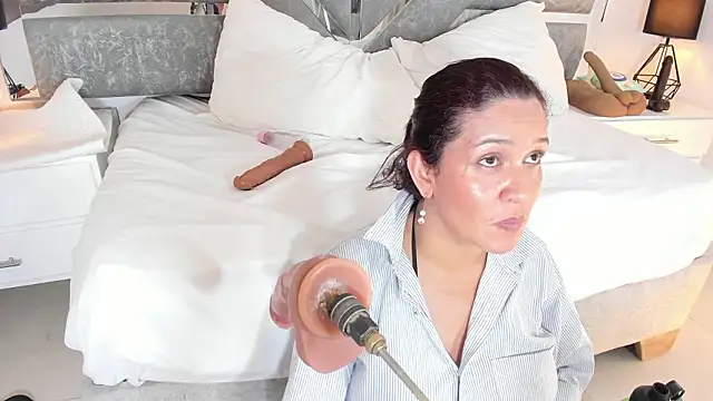 Slut_Milf_ 即時 XXX 聊天