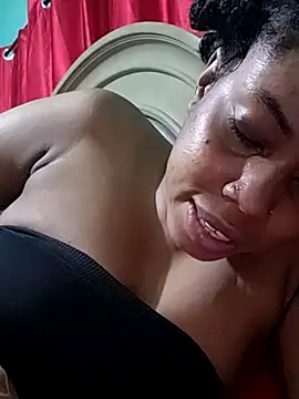 HONEYSWEETS_LIVE 即時 XXX 聊天