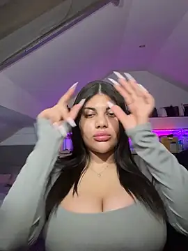 Czat XXX na żywo – MinaKhalina