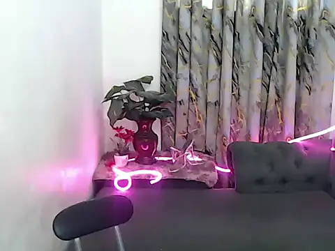 AsianQueenAlexaXx élő XXX-chatje