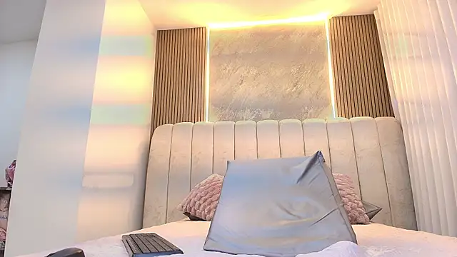 kata_hazel's Live XXX Chat