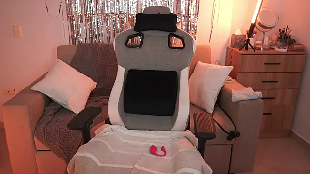 anyacutex: онлайн-секс-чат