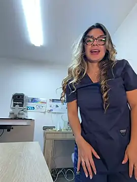 Chatroom XXX en direct de alicee16