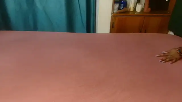 Keishaa-77 élő XXX-chatje