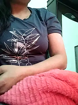 Hot-Pooja25's Live XXX Chat