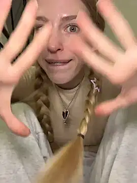 kira_mia Show Webcam