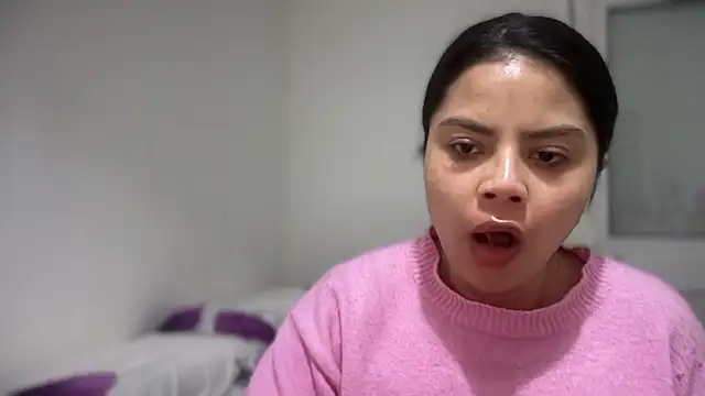 naughty__alexia élő XXX-chatje