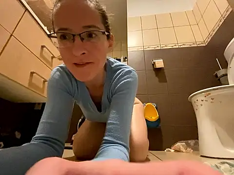 Pokazy przed kamerką – ___horny_mountain_girl_