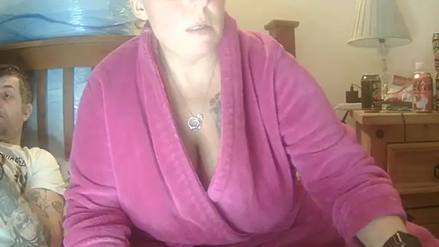 theblondecocklover: онлайн-секс-чат