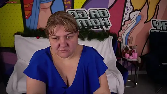 EmmaKanee Show in webcam