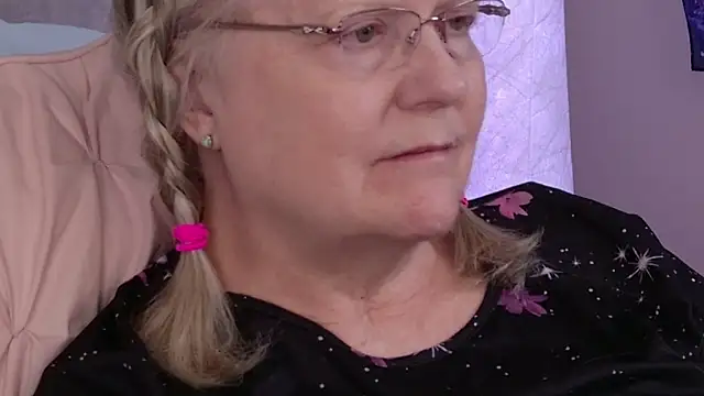 Kaitlyn_Winters: онлайн-секс-чат