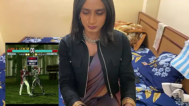 LuvLayla live XXX chat