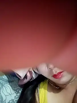 vangkt-cute's Live XXX Chat