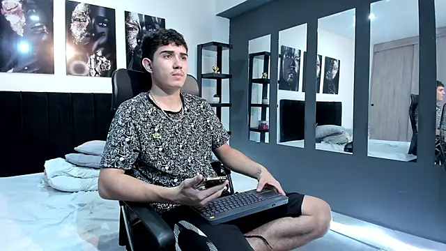 Chat XXX en directo de Alejo_Grey