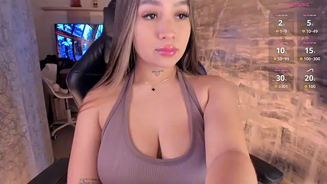 LunaBaker-1's Live XXX Chat