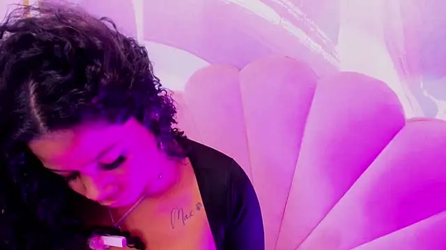 Chatroom XXX en direct de Sofi_Fox_