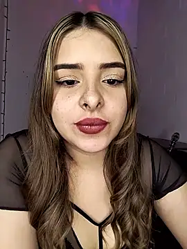 Nahomy_cm Adlı Modelin Canlı XXX Sohbeti