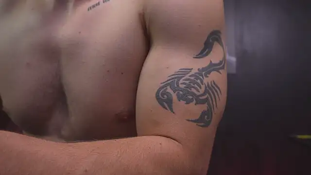 JacksonOlsenn Chat XXX in diretta