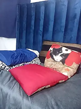 CurveyChocClitX5 live XXX chat