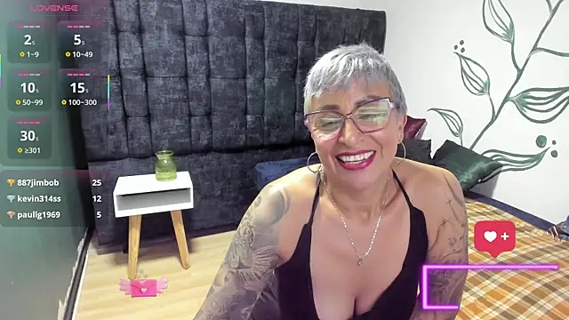 Charlotte__Gray Adlı Modelin Canlı XXX Sohbeti