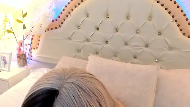 EllaEvanz Adlı Modelin Canlı XXX Sohbeti