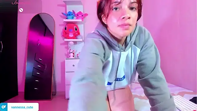 Vannessa__Shy's Live XXX Chat