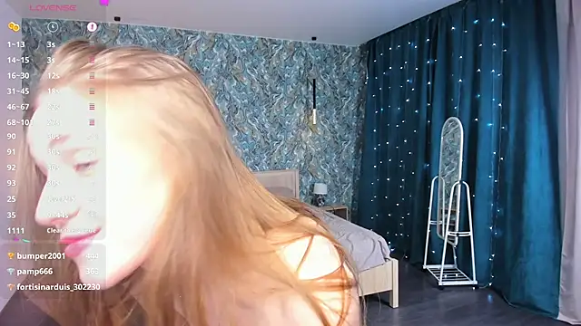 OdellaFrake's Live XXX Chat