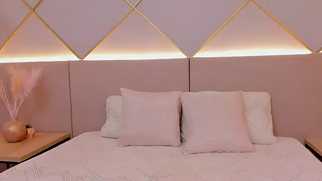 SophieeMills Live XXX-chat