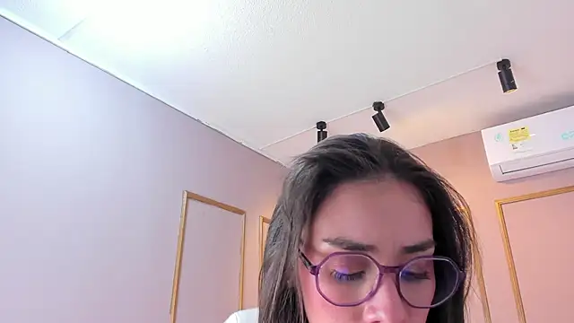 NahimiThompson 即時 XXX 聊天