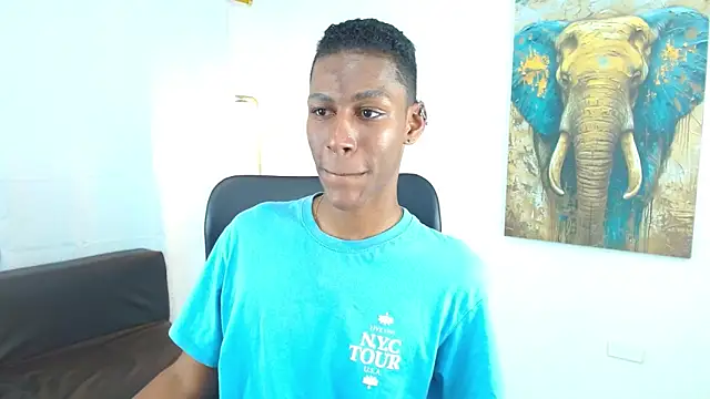 Онлайн чат XXX maiki18_