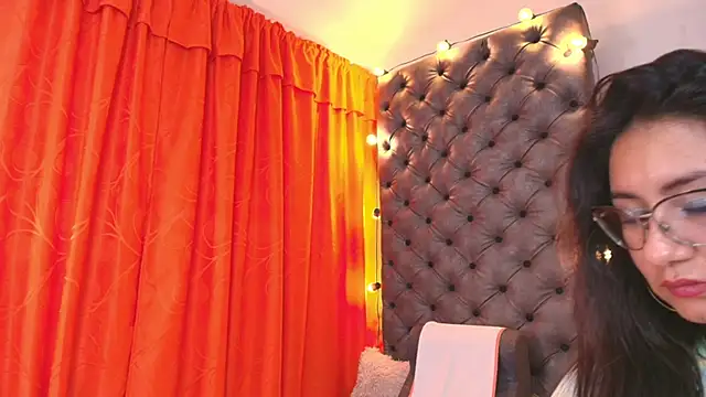 Luna021_1's Live XXX Chat