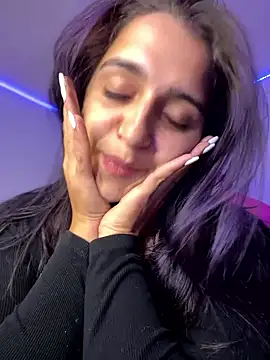 Chat XXX en directo de Alice777_