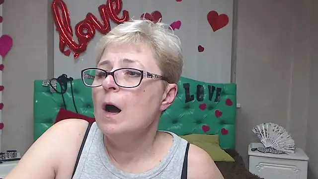 Chatroom XXX en direct de EmiliaGree