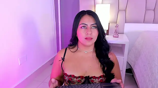 Mia_cm Adlı Modelin Canlı XXX Sohbeti