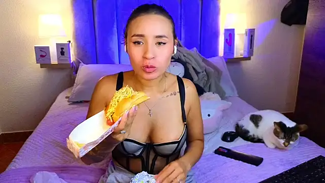 juliana-mancini Adlı Modelin Canlı XXX Sohbeti