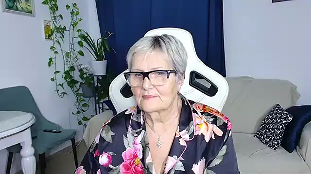 Selenna57 Adlı Modelin Canlı XXX Sohbeti