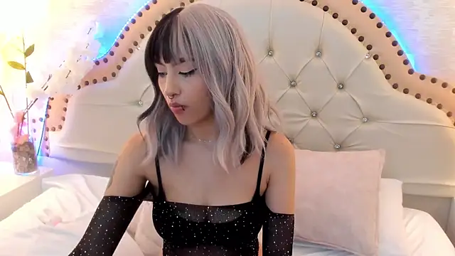 EllaEvanz's Live XXX Chat